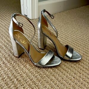 Sam Edelman Yaro ankle strap silver heel, excellent condition